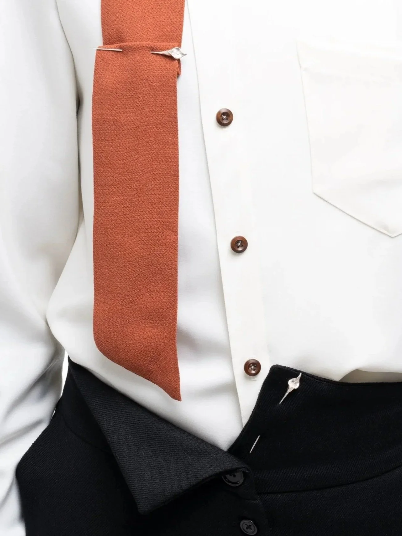 Editorial detail photograph from Look 6